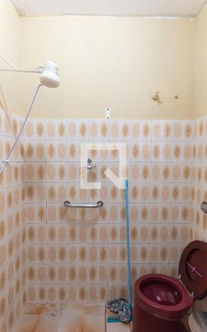 Casa à venda com 80m², 3 quartos e 2 vagas Casa à venda com 80m², 3 quartos e 2 vagasBanheiro