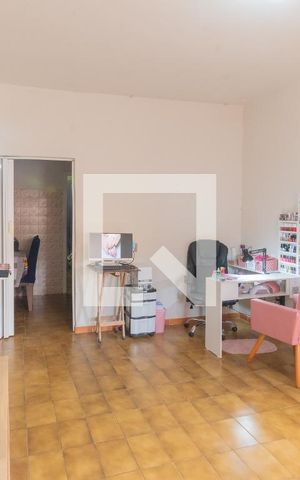 Casa à venda com 80m², 3 quartos e 2 vagas Casa à venda com 80m², 3 quartos e 2 vagasSala