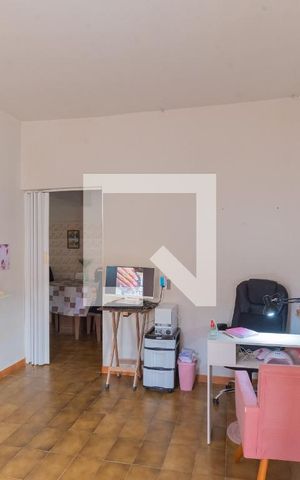 Casa à venda com 80m², 3 quartos e 2 vagas Casa à venda com 80m², 3 quartos e 2 vagasSala
