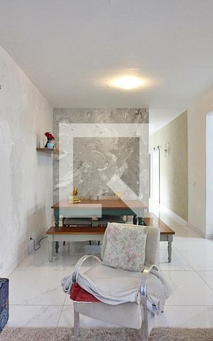 Casa à venda com 180m², 3 quartos e 2 vagasSala