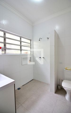 Casa à venda com 180m², 3 quartos e 2 vagasBanheiro do Quarto 1 - Suíte