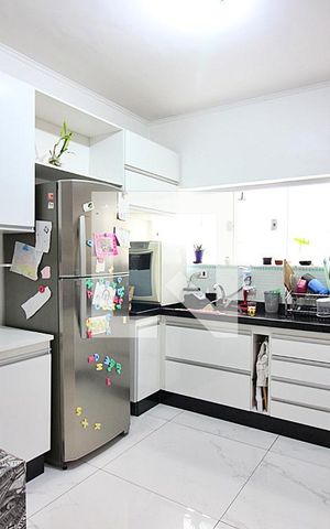 Casa à venda com 180m², 3 quartos e 2 vagasCozinha
