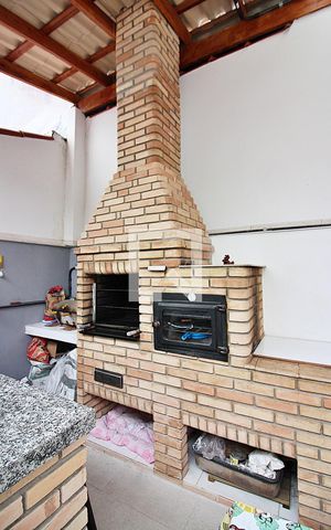 Casa à venda com 180m², 3 quartos e 2 vagasEspaço Gourmet