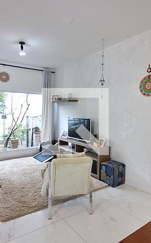 Casa à venda com 180m², 3 quartos e 2 vagasSala