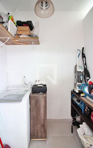 Casa à venda com 180m², 3 quartos e 2 vagasLavanderia