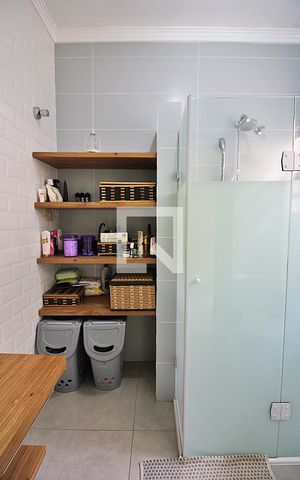 Casa à venda com 180m², 3 quartos e 2 vagasBanheiro Social