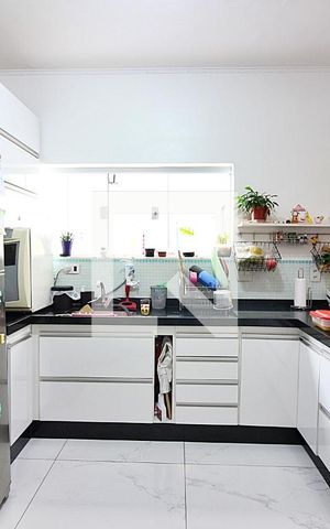 Casa à venda com 180m², 3 quartos e 2 vagasCozinha