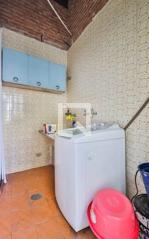 Casa para alugar com 187m², 3 quartos e 1 vagaÁrea de Serviço