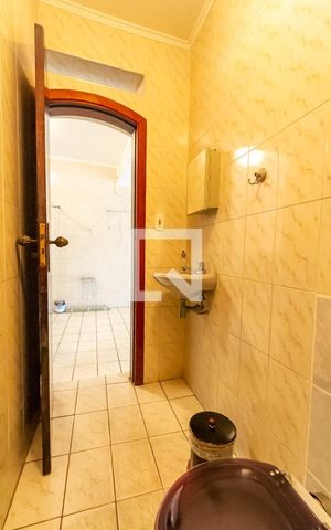 Casa à venda com 250m², 4 quartos e 4 vagasBanheiro de Serviço