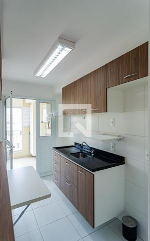 Apartamento à venda com 60m², 2 quartos e 1 vaga Apartamento à venda com 60m², 2 quartos e 1 vagaCozinha