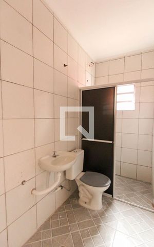 Casa para alugar com 25m², 1 quarto e sem vaga Casa para alugar com 25m², 1 quarto e sem vagaBanheiro/Área de Serviço