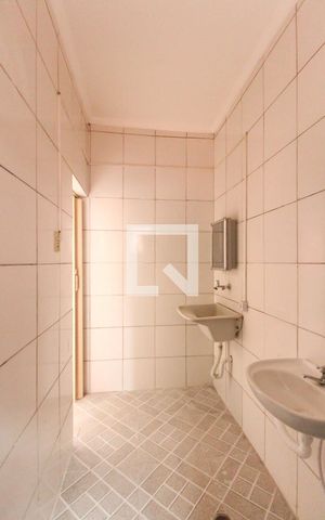 Casa para alugar com 25m², 1 quarto e sem vaga Casa para alugar com 25m², 1 quarto e sem vagaBanheiro/Área de Serviço