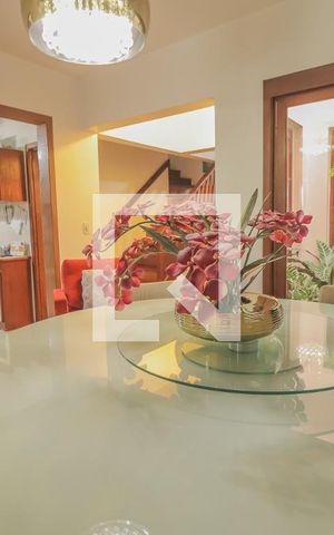 Casa à venda com 320m², 4 quartos e 3 vagasSala