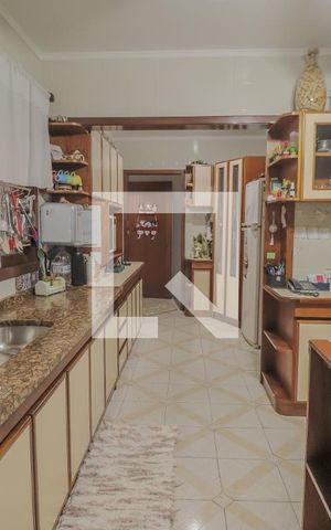 Casa à venda com 320m², 4 quartos e 3 vagasCozinha