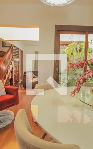 Casa à venda com 320m², 4 quartos e 3 vagasSala