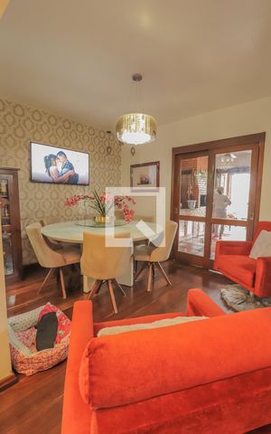 Casa à venda com 320m², 4 quartos e 3 vagasSala