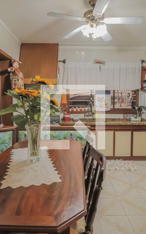 Casa à venda com 320m², 4 quartos e 3 vagasCozinha
