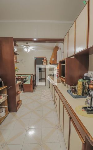 Casa à venda com 320m², 4 quartos e 3 vagasCozinha