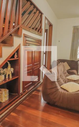 Casa à venda com 320m², 4 quartos e 3 vagasSala