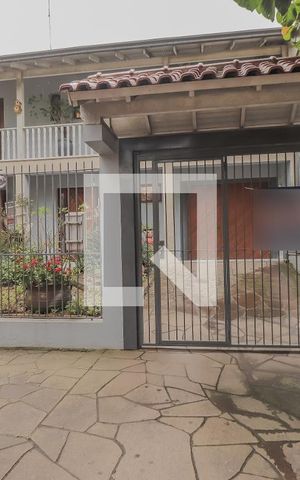 Casa à venda com 320m², 4 quartos e 3 vagasFachada