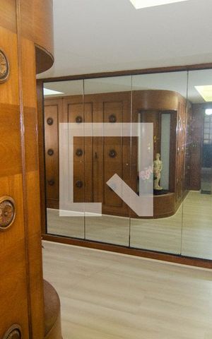 Apartamento à venda com 328m², 4 quartos e 2 vagas Apartamento à venda com 328m², 4 quartos e 2 vagasQuarto 3