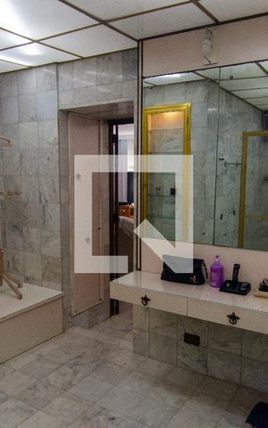 Apartamento à venda com 328m², 4 quartos e 2 vagas Apartamento à venda com 328m², 4 quartos e 2 vagasBanheiro do Quarto 3