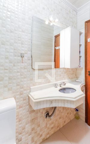 Casa à venda com 225m², 4 quartos e 3 vagasBanheiro 1