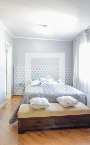 Casa à venda com 225m², 4 quartos e 3 vagasSuíte