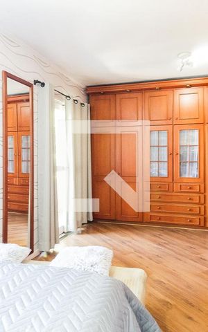 Casa à venda com 225m², 4 quartos e 3 vagasSuíte