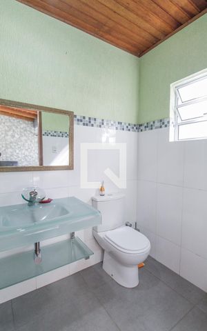Casa à venda com 225m², 4 quartos e 3 vagasBanheiro 2