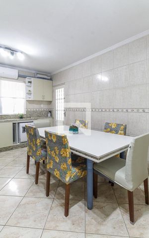 Casa à venda com 225m², 4 quartos e 3 vagasCozinha