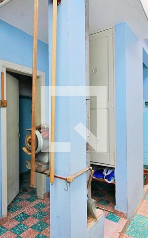 Casa à venda com 180m², 2 quartos e 1 vagaÁrea de Serviço
