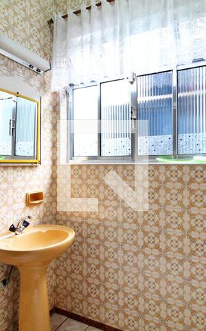 Casa à venda com 180m², 2 quartos e 1 vagaBanheiro