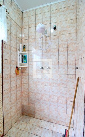 Casa à venda com 180m², 2 quartos e 1 vagaBanheiro