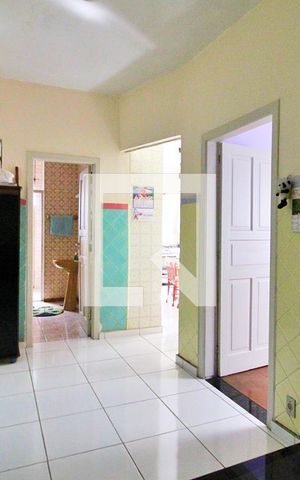 Casa à venda com 180m², 2 quartos e 1 vagaCorredor
