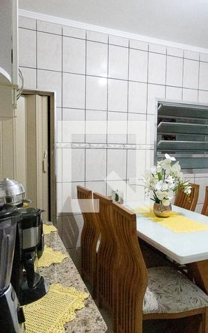 Casa à venda com 225m², 3 quartos e 1 vaga Casa à venda com 225m², 3 quartos e 1 vagaCozinha