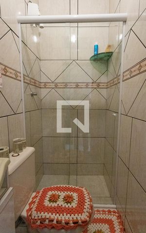 Casa à venda com 225m², 3 quartos e 1 vaga Casa à venda com 225m², 3 quartos e 1 vagaBanheiro social