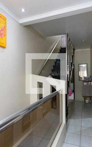 Casa à venda com 225m², 3 quartos e 1 vaga Casa à venda com 225m², 3 quartos e 1 vagaCorredor