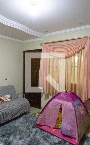 Casa à venda com 225m², 3 quartos e 1 vaga Casa à venda com 225m², 3 quartos e 1 vagaSala
