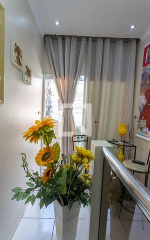 Casa à venda com 225m², 3 quartos e 1 vaga Casa à venda com 225m², 3 quartos e 1 vagaCorredor