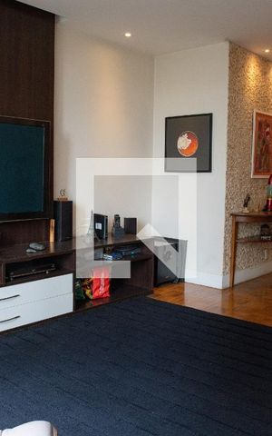Apartamento para alugar com 208m², 4 quartos e 1 vaga Apartamento para alugar com 208m², 4 quartos e 1 vagaSala