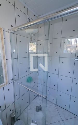 Casa à venda com 230m², 2 quartos e 2 vagasbanheiro quarto 1