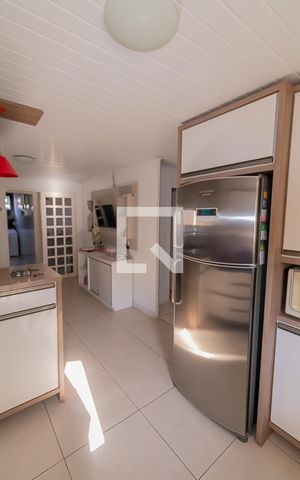 Casa à venda com 230m², 2 quartos e 2 vagasCozinha