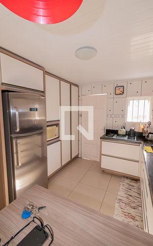 Casa à venda com 230m², 2 quartos e 2 vagasCozinha