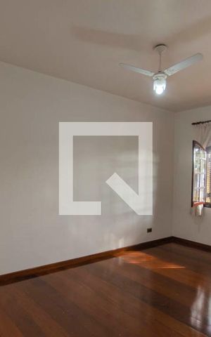 Casa à venda com 210m², 3 quartos e 2 vagas Casa à venda com 210m², 3 quartos e 2 vagasQuarto 1