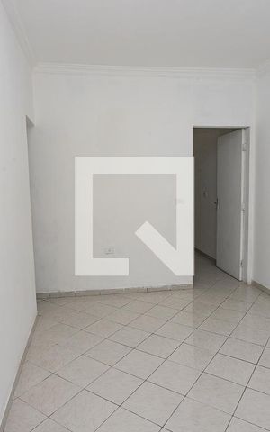 Casa para alugar com 48m², 1 quarto e sem vaga Casa para alugar com 48m², 1 quarto e sem vagaSala