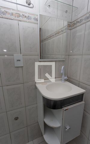Casa para alugar com 48m², 1 quarto e sem vaga Casa para alugar com 48m², 1 quarto e sem vagaBanheiro