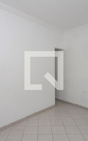 Casa para alugar com 48m², 1 quarto e sem vaga Casa para alugar com 48m², 1 quarto e sem vagaSala