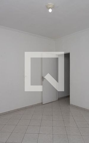 Casa para alugar com 48m², 1 quarto e sem vaga Casa para alugar com 48m², 1 quarto e sem vagaQuarto