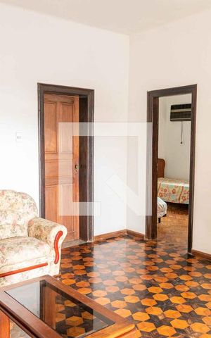 Casa à venda com 700m², 4 quartos e 2 vagas Casa à venda com 700m², 4 quartos e 2 vagasSala